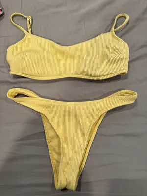 Hollister Bikini Set thumbnail 1