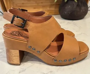 Vince Camuto studded tan nude wood clog leather retro hippie western size 7 5 thumbnail 3