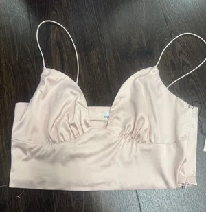 NWT Superdown Light Pink Satin Ruched Crop‎ Top - Size M thumbnail 1