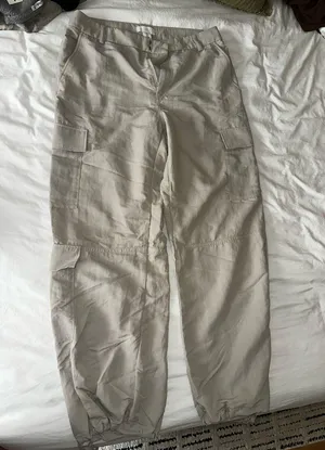 H&M Pants thumbnail 1