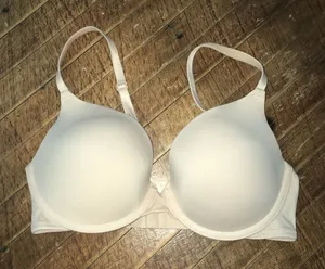 Victoria’s Secret 32D nude push-up bra thumbnail 1