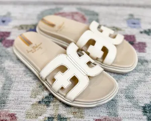 Sam Edelman White Valeri Slide Sandals Size 8 Cutout H Resort Beachy Coastal‎ thumbnail 1