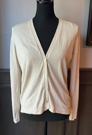 Silks 100% silk Light Cream V-Neck Button-Front Cardigan Sweater thumbnail 1