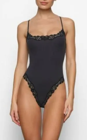 Skims Fits Everybody Lace Cami Bodysuit Xxs thumbnail 1