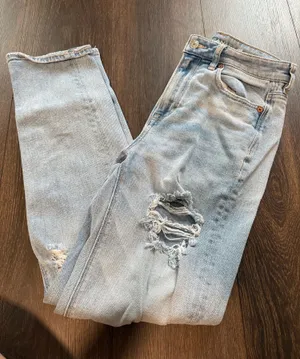 American Eagle Mom Straight Jeans thumbnail 1