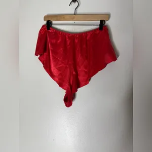 Victoria’s Secret Satin Camisole & Shorts Set Red Large‎ thumbnail 10