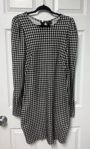 Who What Wear Black and White Houndstooth Long Sleeve Dress thumbnail 1