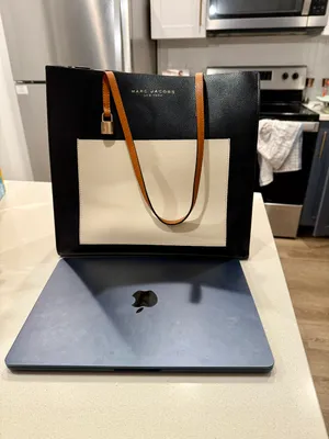 Marc Jacobs Leather Tote thumbnail 10