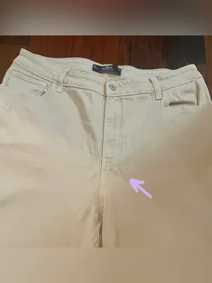 Hollister Women’s Ultra High-Rise Cream Dad Denim Jeans - SHORT LENGTH thumbnail 10