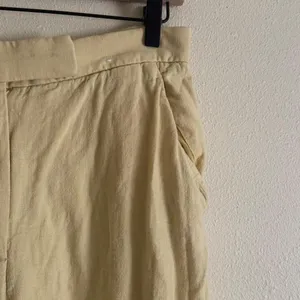 Abercrombie & Fitch linen blend tailored straight pants butter yellow size 10 thumbnail 3