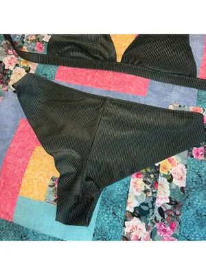 Aerie Woman’s M Green Two Piece Ribbed Triangle Summer Bikini Set Medium thumbnail 3