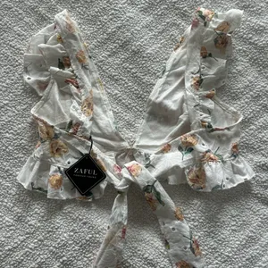 Zaful Crop Top Floral thumbnail 3