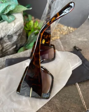Feisedy Retro Square Tortoiseshell Print Sunglasses thumbnail 3