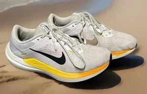 Nike Zoom Winflo 10 Women's White Running Shoes Size 11M thumbnail 1
