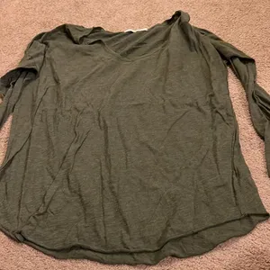 We the free large‎ green top thumbnail 3