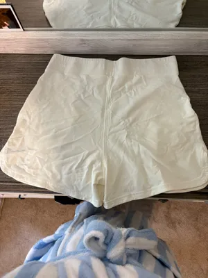 Peter Millar women’s shorts  thumbnail 4