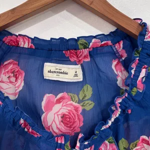 Abercrombie & Fitch Y2K Sheer Floral Short Sleeve Blouse Ruffle Size XS thumbnail 2
