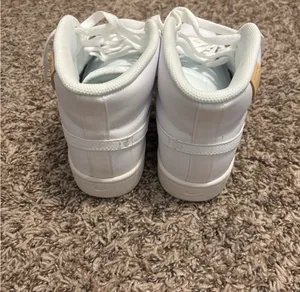 Nike Court Borough Mid 2 White High Top Sneakers Women’s Size 9 thumbnail 4
