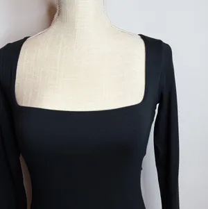 NWT Skims Smooth Layers Square Neck Long Sleeve Top thumbnail 3