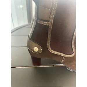 Cole Haan Suede Vibram Chelsea Ankle Boots Brown Size 7B thumbnail 7