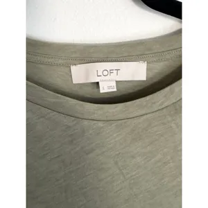 Loft Sage Flutter sleeve tee size small thumbnail 3