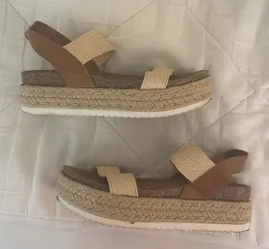 Steve Madden Sandals Platform thumbnail 1