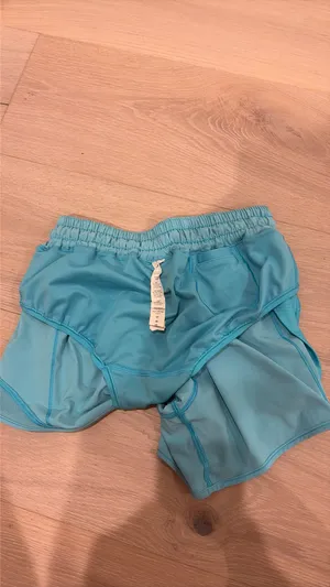 Low-Rise Lululemon Hotty Hot 4" thumbnail 5