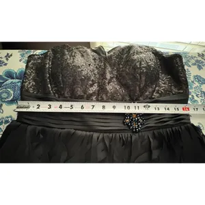 Laura.ca Sequin Dress Formal Cocktail Black VNeck Sleeveless Midi 12 thumbnail 8