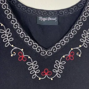 Maggie Barnes Black Embroidered Neckline Sleeveless Shirt Top Size thumbnail 3