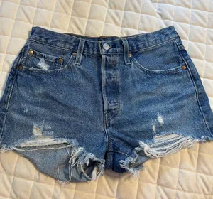 Levi’s Shorts 501 Denim Women’s size large thumbnail 2