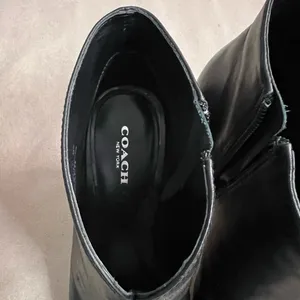🖤✨ COACH New York Black Leather Chain Peep Toe Booties Heels 8B ✨🖤 thumbnail 6