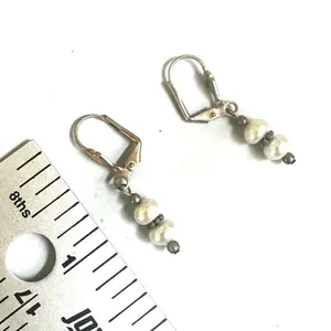 Silver tone pearl vintage drop earrings thumbnail 8