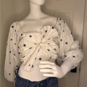 Farm Rio White and Blue Floral Women's Top thumbnail 3