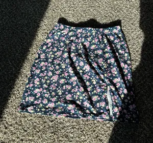 Shein Floral Skirt Mini thumbnail 1