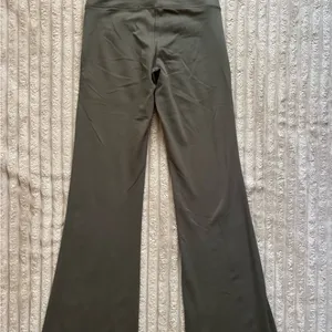 90 Degree by Reflex muted/army green flare leggings with pockets thumbnail 4