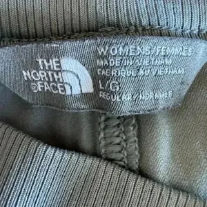 The North Face Women’s Track Joggers Hiking Tie Waist Lightweight Gray Pants SZ thumbnail 6