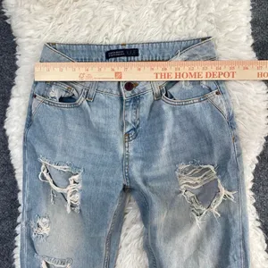 ZARA BASIC 975 LIGHT WASH DISTRESSED DENIM JEANS STRAIGHT LEG thumbnail 3