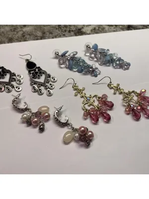 Lot Of 4 Beaded Pierced Earrings Dangle Mix Bead thumbnail 5