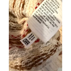 American Eagle Fair Isle Sweater Womens Small Cream Red Knit Pullover 4428BBNT thumbnail 6