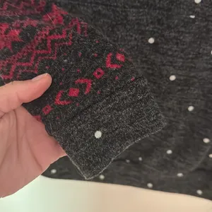 Snowflake Sweater‎ in charcoal & Red, small thumbnail 6