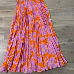 Astr the Label Blythe Floral Plisse Midi Dress Orange Purple Flower Women Medium thumbnail 5