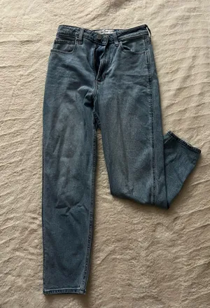 Hollister Mom Jeans High-Rise thumbnail 1