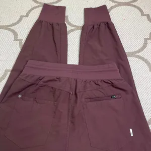 Vuori Summits Woven Joggers Fig Maroon Size XS Ripstop Hiking Athleisure Pants thumbnail 4