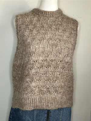 Universal Threads Taupe Fuzzy Pointelle Knit Sleeveless Crewneck Sweater Vest thumbnail 2