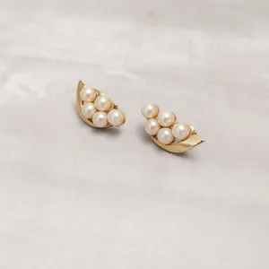 Vintage Clip On Earrings Elegant Faux Pearls and Gold Tone Stylish thumbnail 2