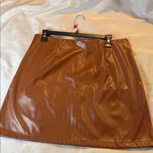 Brown Faux Leather Mini Skirt with Zipper Details thumbnail 2