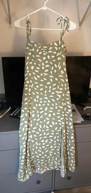 Green printed Lulus midi dress thumbnail 1