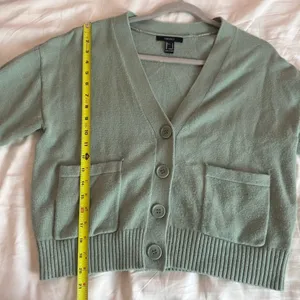 Forever 21 Sage Green V-Neck Button Cardigan Sweater Size Small thumbnail 6