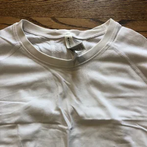 Athleta Momentum Seamless Longsleeve White thumbnail 3