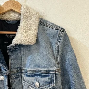 Abercrombie‎ & Fitch Denim Trucker Jacket Sherpa Collar Size Small Blue thumbnail 3